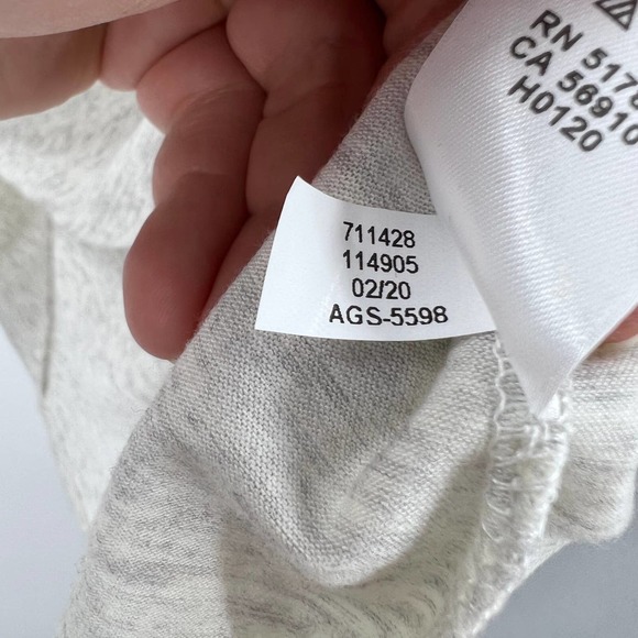 Maurices Market Fresh Flowers Heathered Gray Loose Fit Short Sleeve T Large NWT - Picture 6 of 7